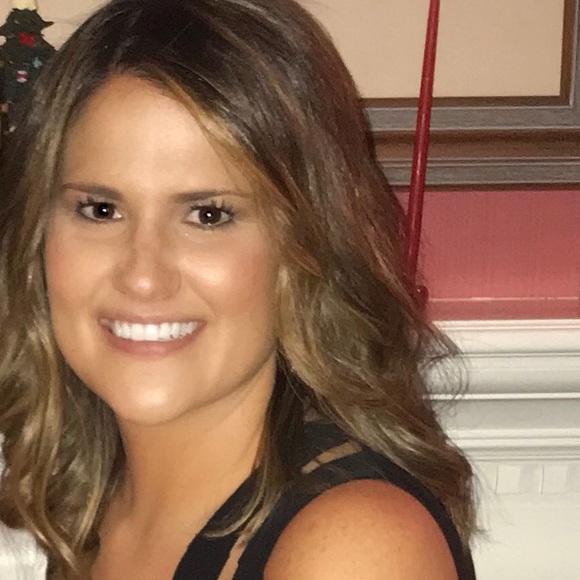 Meet your Posher, Alexandra - Picture 1 of 1